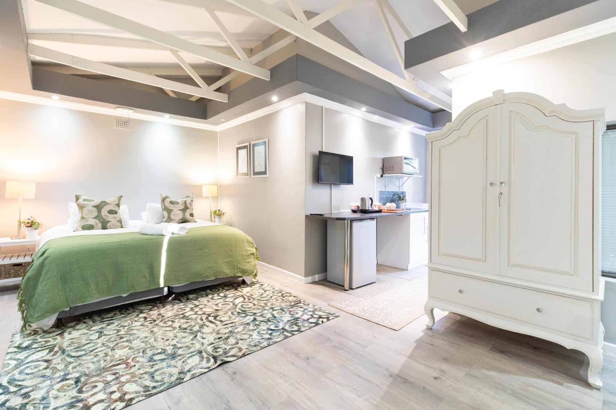 Отель Rouana Guest Farm Стелленбос Экстерьер фото